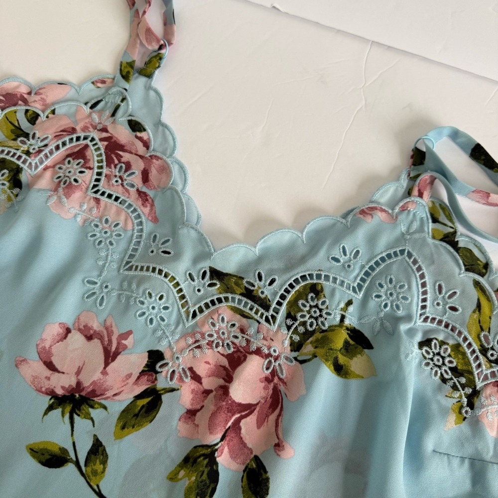 Torrid Sophie Camisole Top Women's 00 M/L Blue Floral Feminine Satin Eyelet - Picture 6 of 10